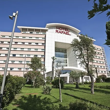 Rafael 3*