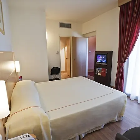 Rafael Hotel 3*