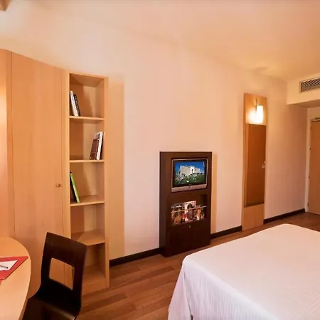 Hotel Rafael 3*