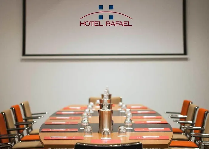 Rafael 3*
