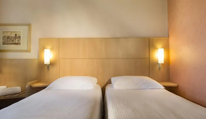 Rafael Hotel 3*